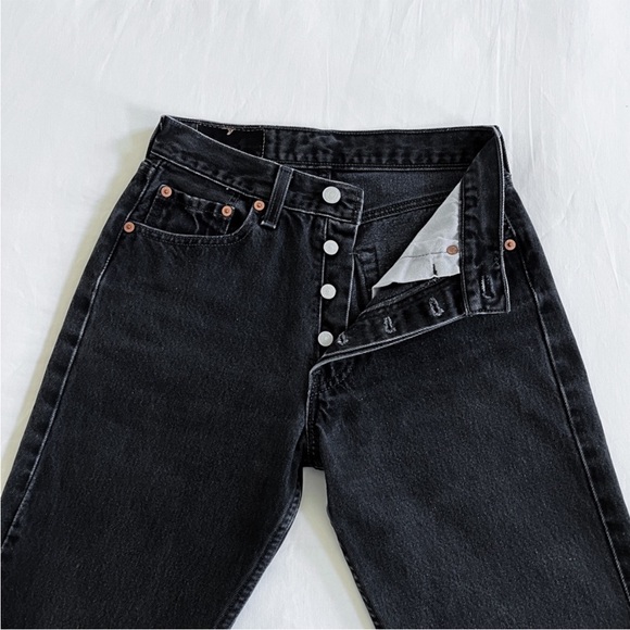 Vintage Levi’s 501s - Picture 4 of 9